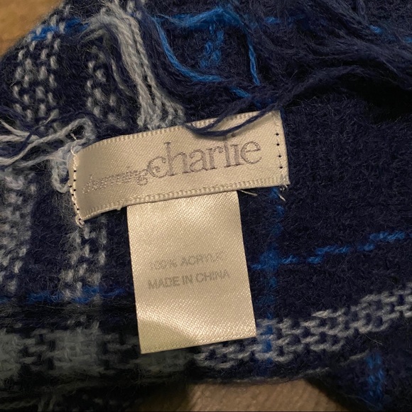 Charming Charlie Blue Blanket Scarf - Picture 3 of 3